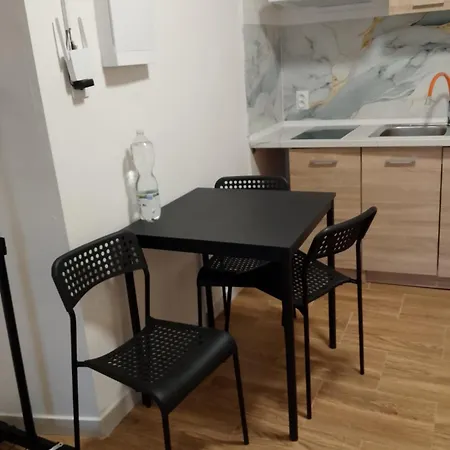 Căn Nhà Yên Bình Praga
