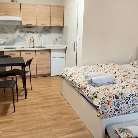 Căn Nhà Yên Bình * Praga